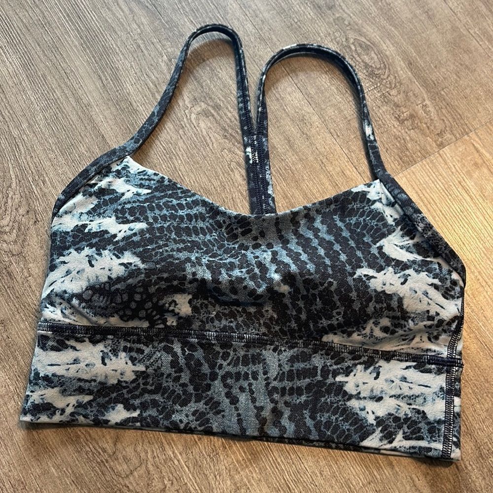 Lululemon size 4 bra